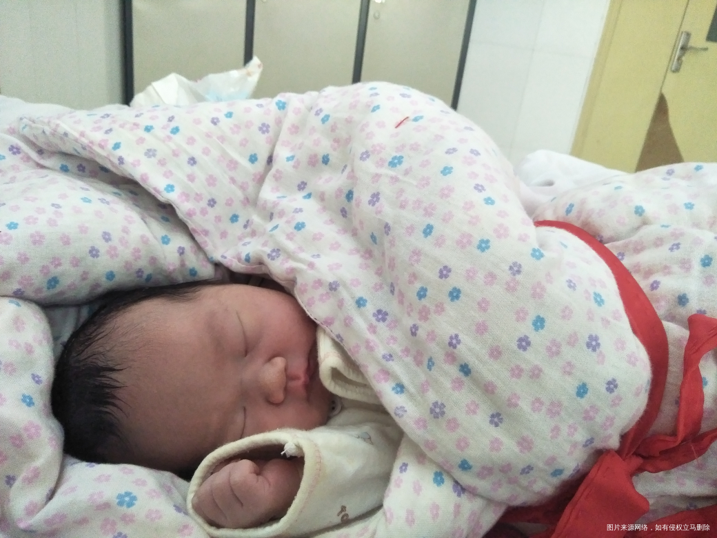 29号凌晨两点15分顺产一枚女宝6斤4两,无侧切轻微撕裂,虽然没能如愿儿女双全,...