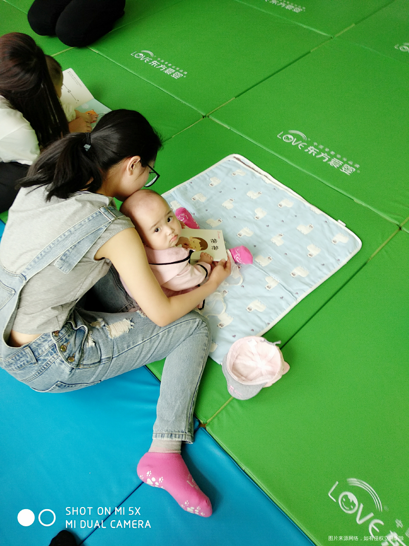 昨天带我闺女去上早教了