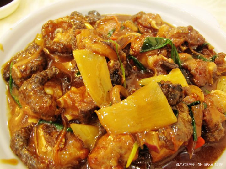 晚上吃的油腻版的红烧鲨鱼