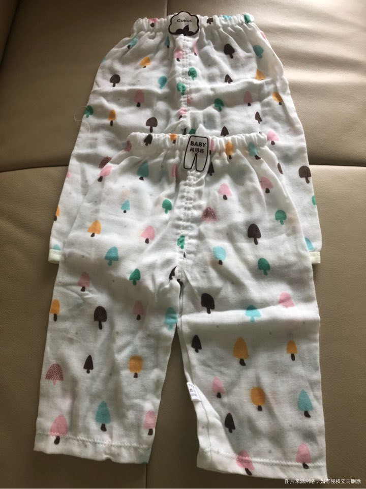 老公姨兄家给的小衣服,好小啊!