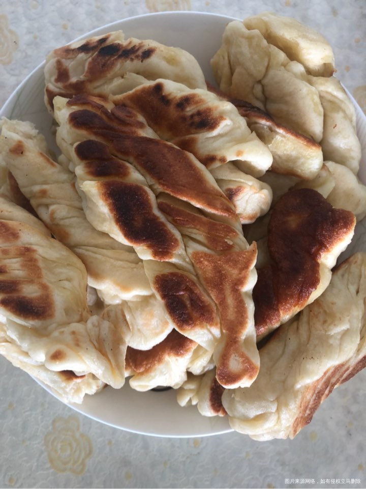 开饭了,可是我还不饿呢!