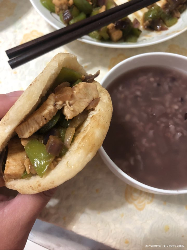 晚饭,肉夹馍,纯手工制作。✌️