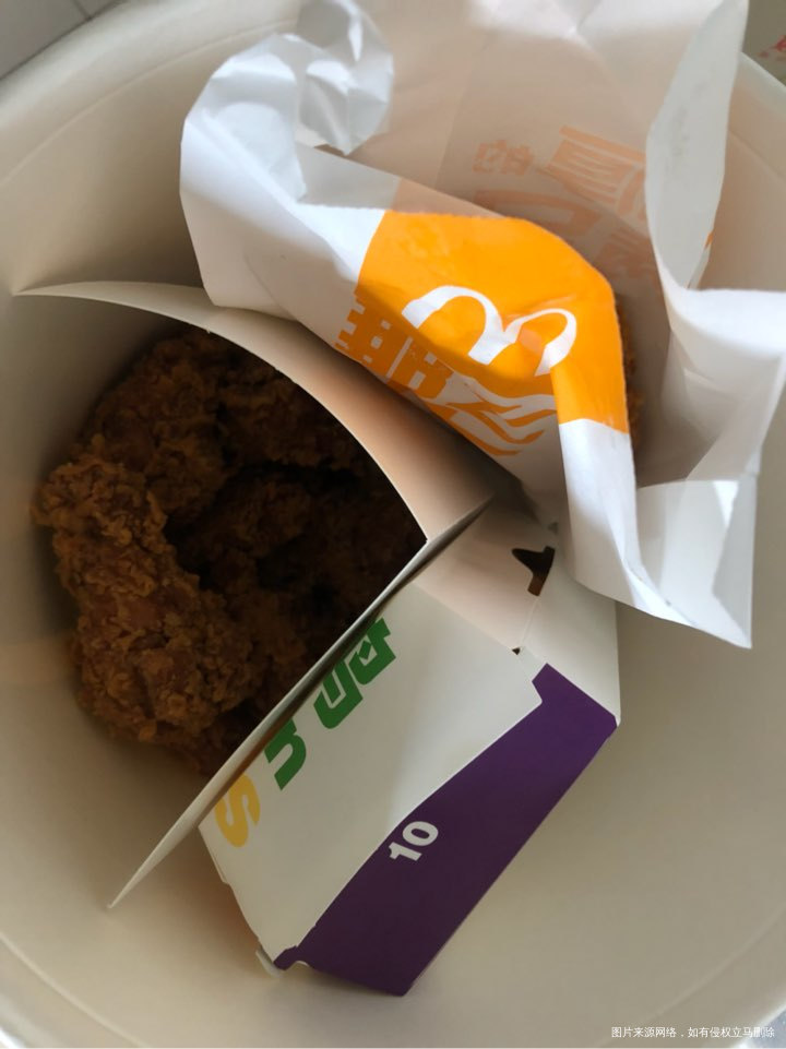 自己买了一个全家桶,给他留点。