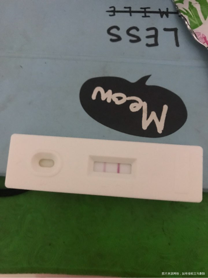 大家知道这是怎么回事吗,昨晚测试两条都是红色,今天早上测得阳性深色,阴性怎么浅色...