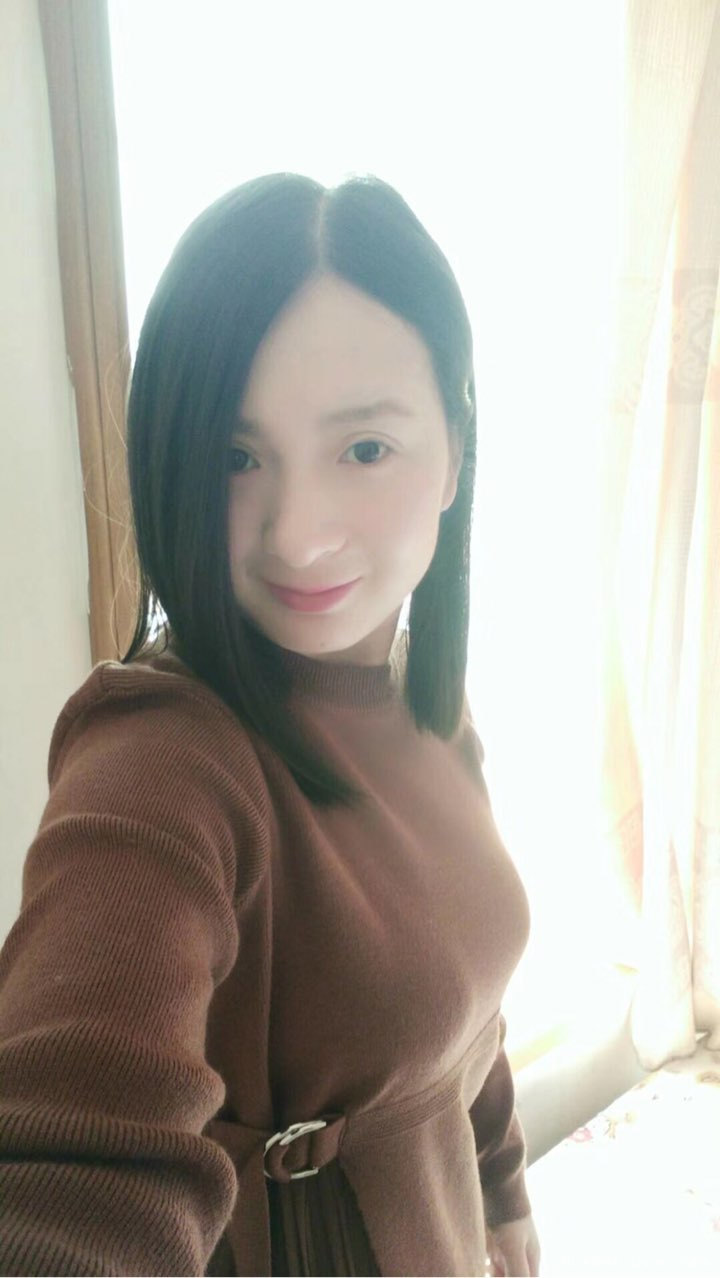 姐们们帮我看看,我适合长头发没刘海呢还是有呢?还是直接短头发,