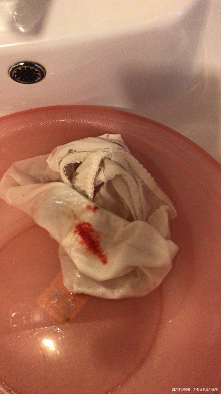 今天没有验孕,但是中午突然流血了,怀疑月经来了,可是我药都正常吃的啊,血量不小,...