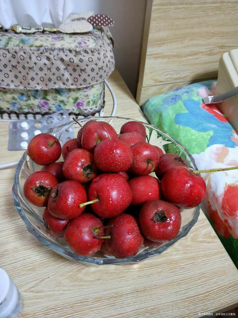 好诱人的山楂,虽然孕晚期,但是吃一颗应该没啥大碍吧?