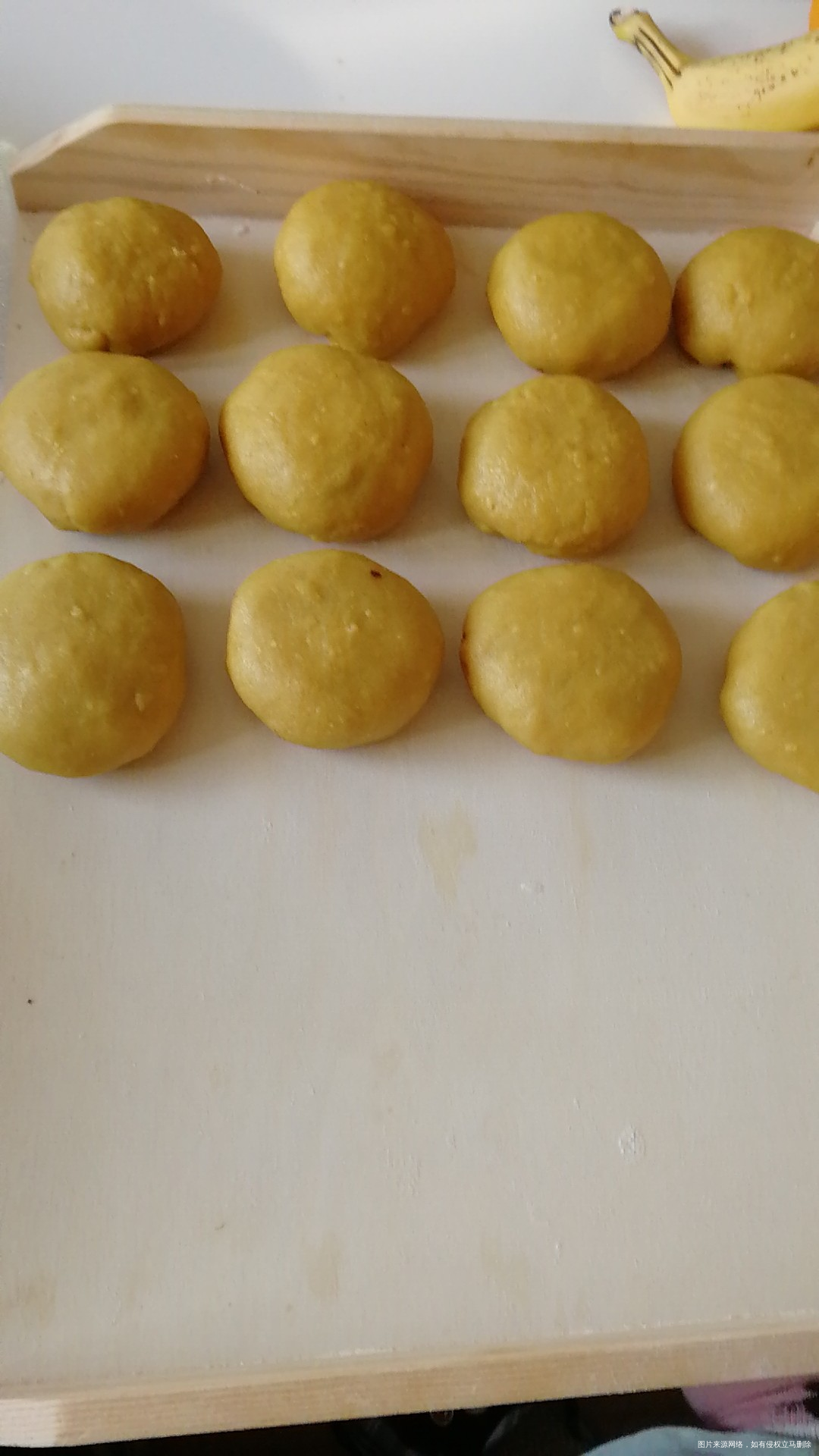 老妈做豆糕呢😊~~~~