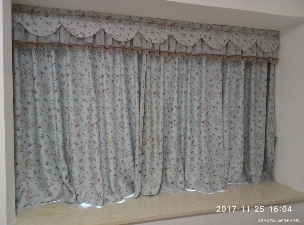 新家的窗帘终于装好了