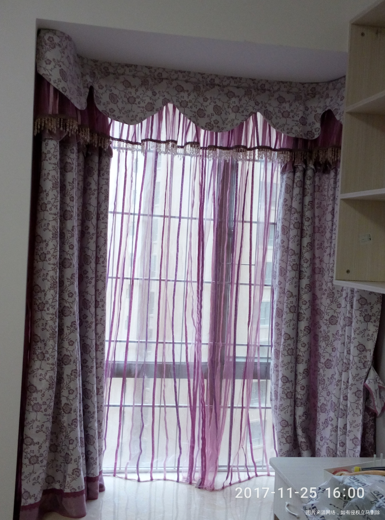 新家的窗帘终于装好了