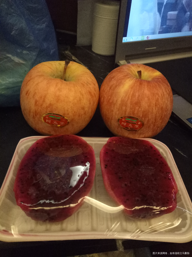 连续三年,平安夜陪老公上班