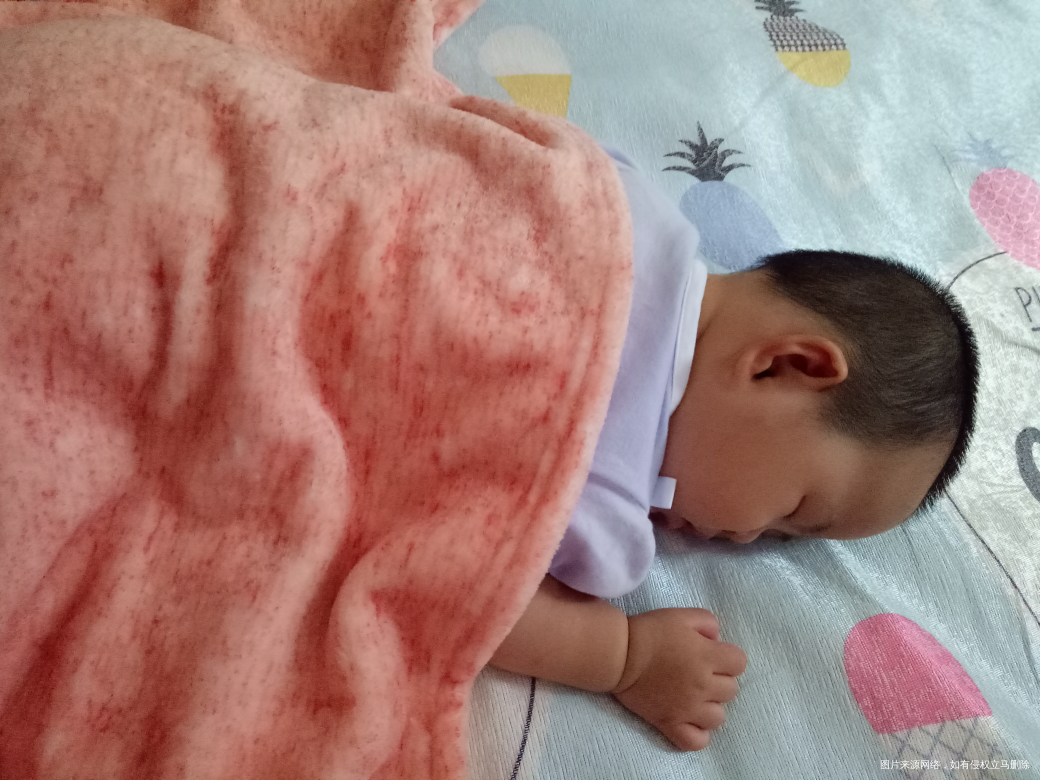 宝宝趴睡对身体有伤害吗?