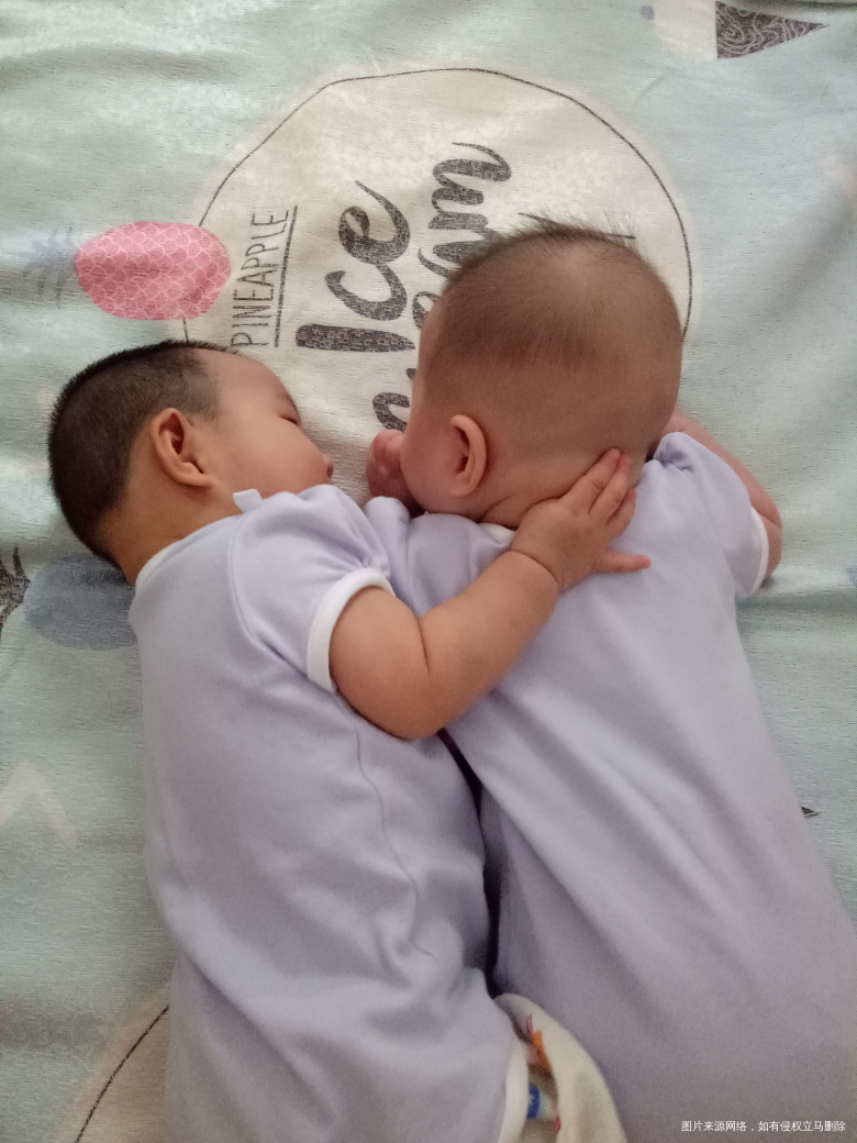 妹妹很喜欢姐姐,要一直喜欢哦!