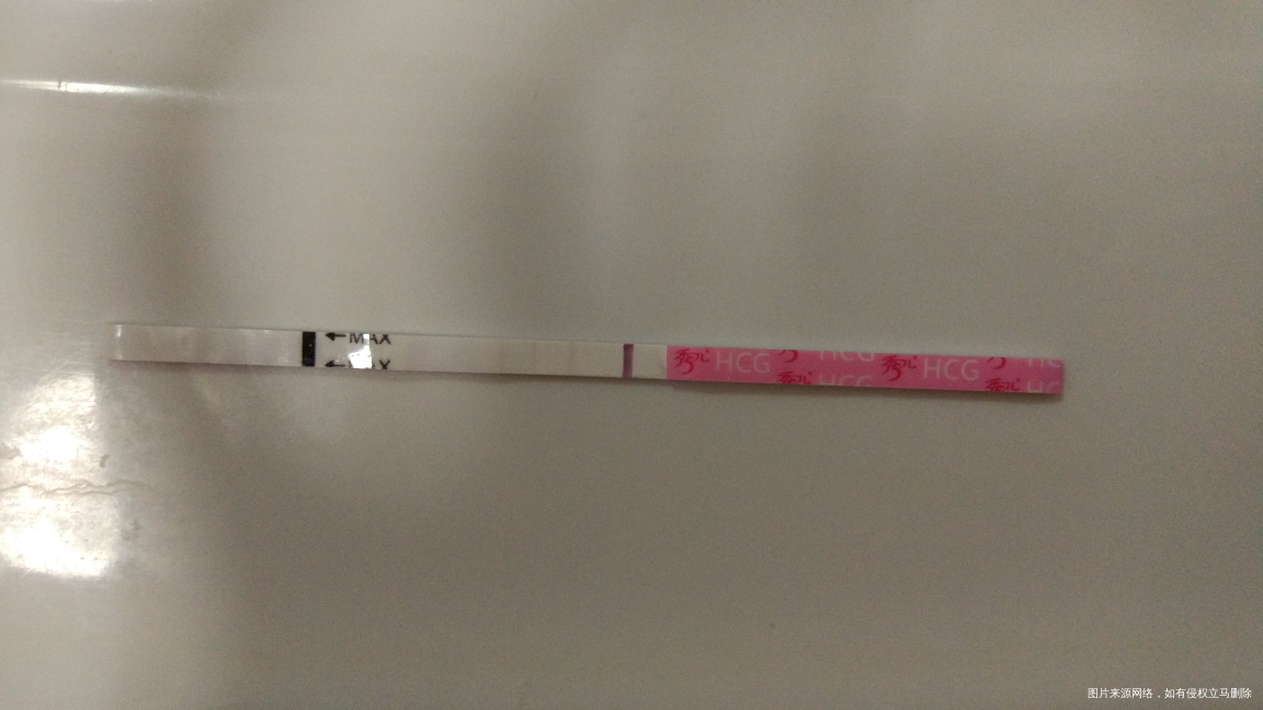 移植第8天。
晚上回到家第一件事就是偷偷测了一下,没反应,放到卫生间抽纸盒上,…