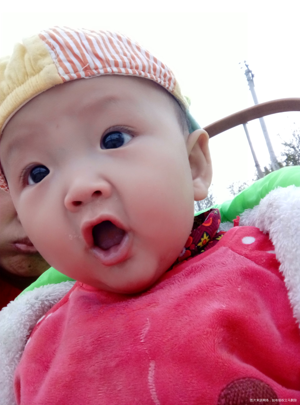 宝贝儿闺女你张着嘴干嘛呢?