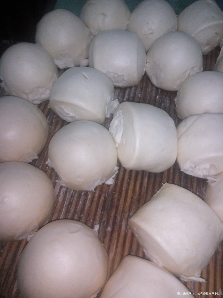 哈哈哈!婆婆蒸的大馒头啊!