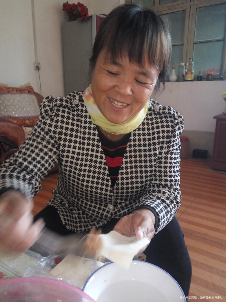 婆婆昨天包的馄饨吃滴!