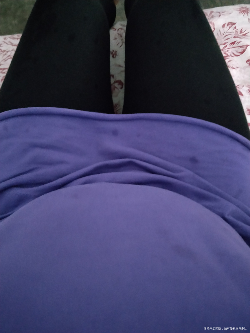 来猜猜我现在有几个月了吧!哈哈