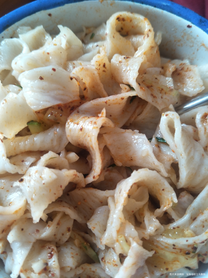 今天食堂没啥好吃的,我又做了凉皮