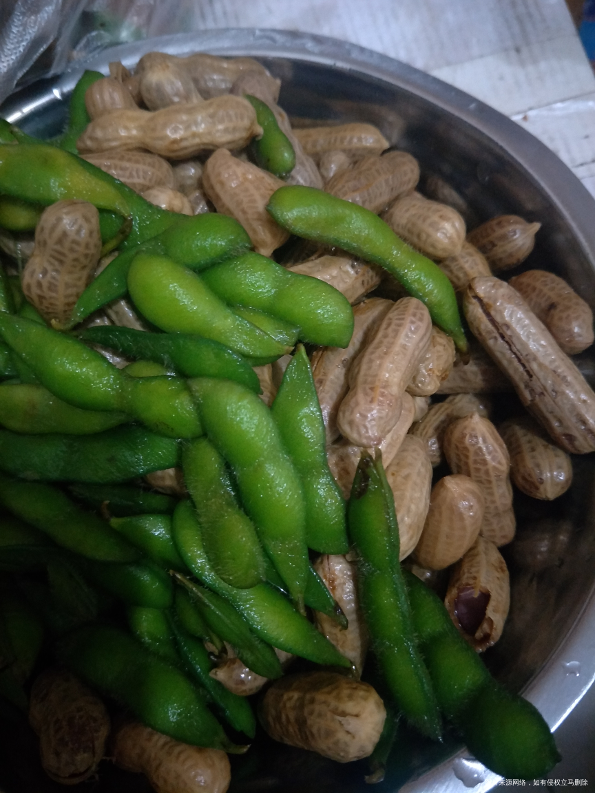 昨晚老公加班下班后,都快十点了,