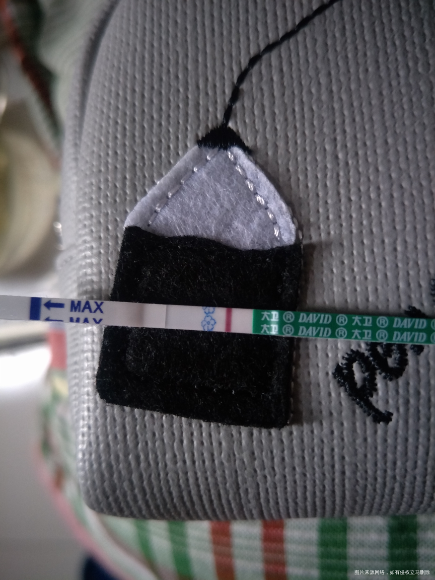 有准妈妈早孕试纸放倒灯上看见水印的吗?