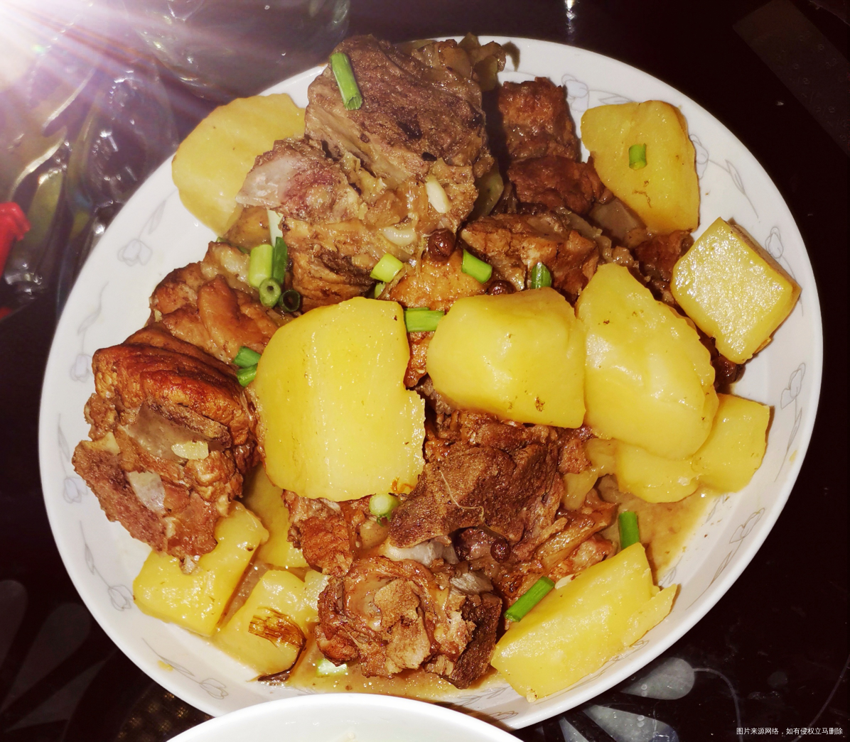 今天终于吃出来排骨的香味儿啦!!!