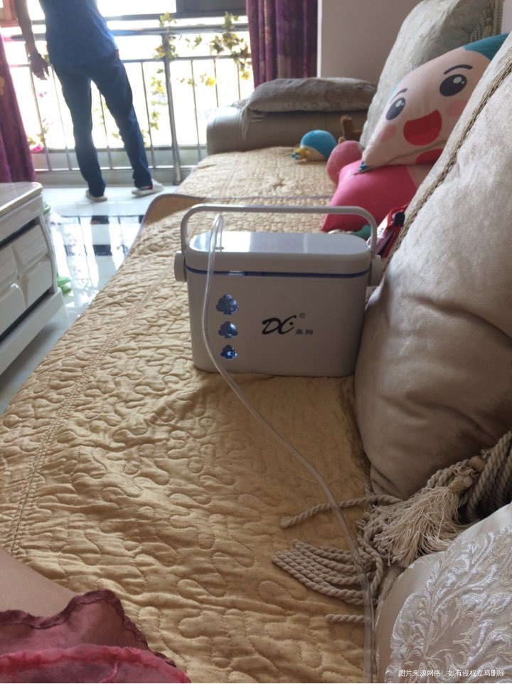 买的制氧机,自己在家吸氧