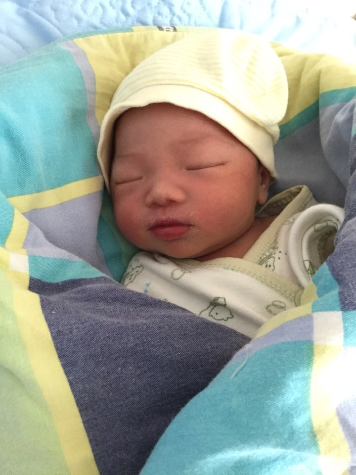 昨天出院回家看到大宝对我的态度,好伤心,差一点没忍住就哭了