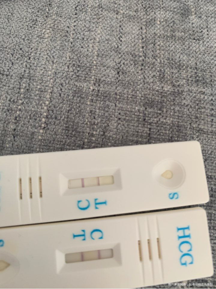 这是我今天早上,用晨尿测的,是不是怀孕了