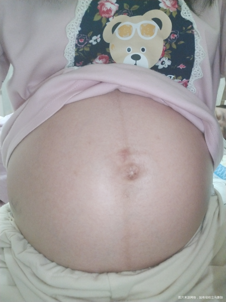 看看我这像女宝宝的肚子不