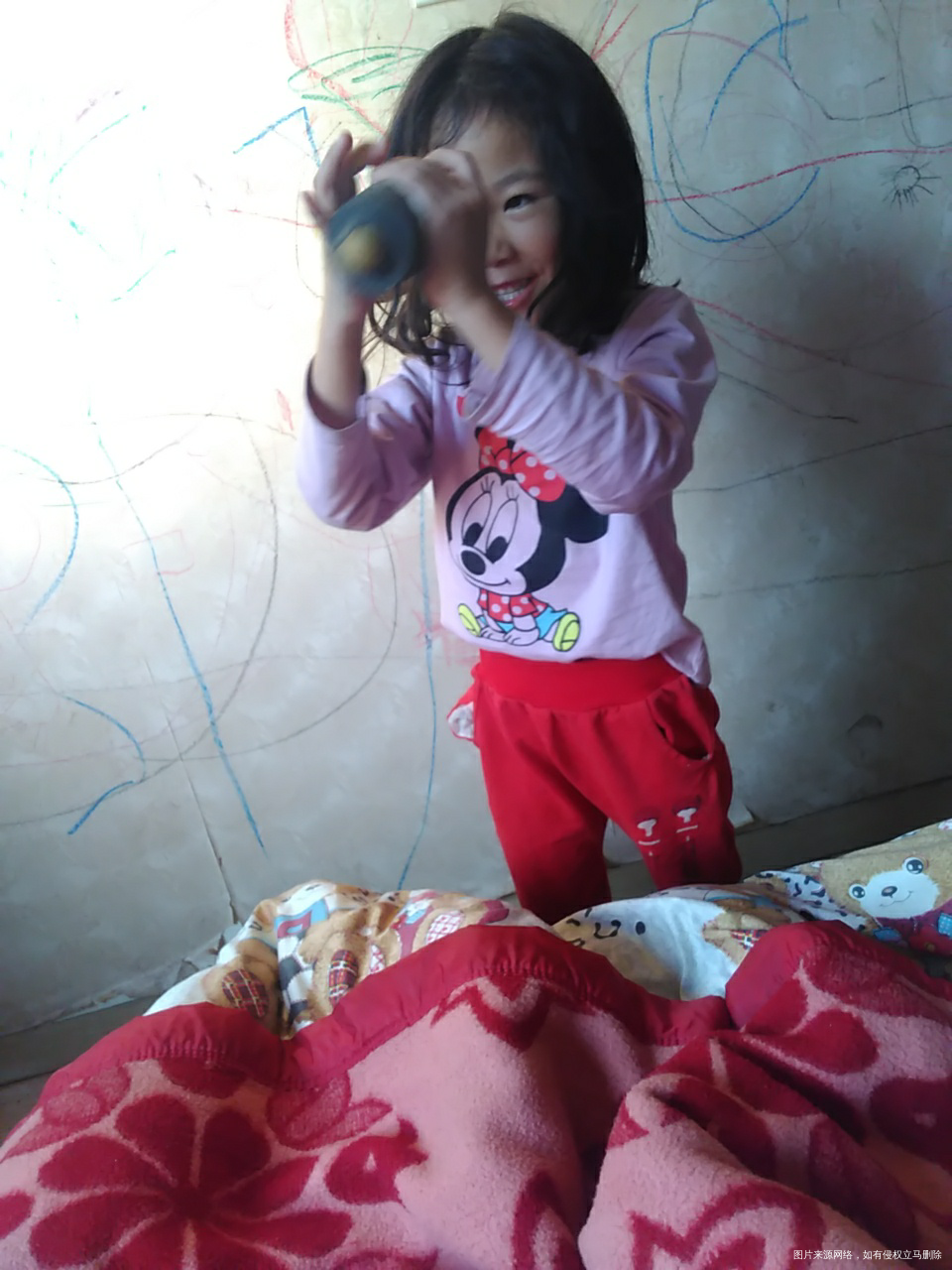 宝贝做的挤奶油神器,哈哈