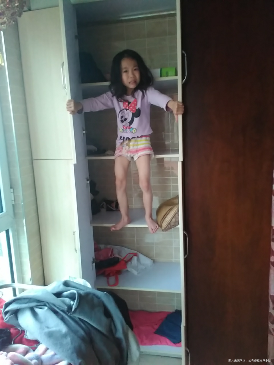 昨天晚上做晚餐中间,听见宝贝喊救命