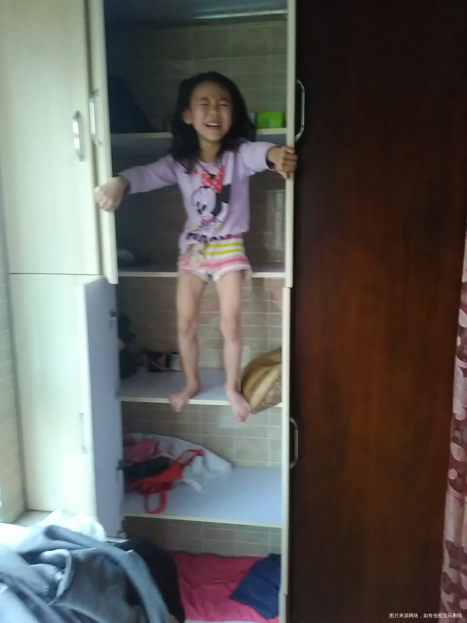 昨天晚上做晚餐中间,听见宝贝喊救命