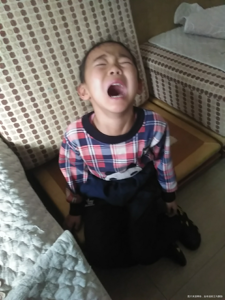 又闹情绪,不去幼儿园了,大哭大闹