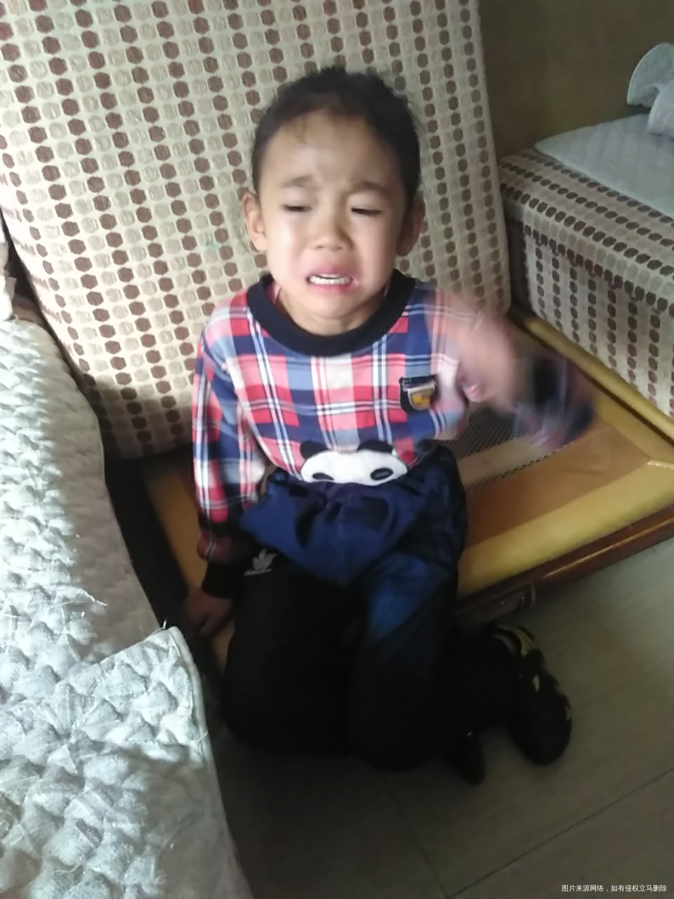 又闹情绪,不去幼儿园了,大哭大闹