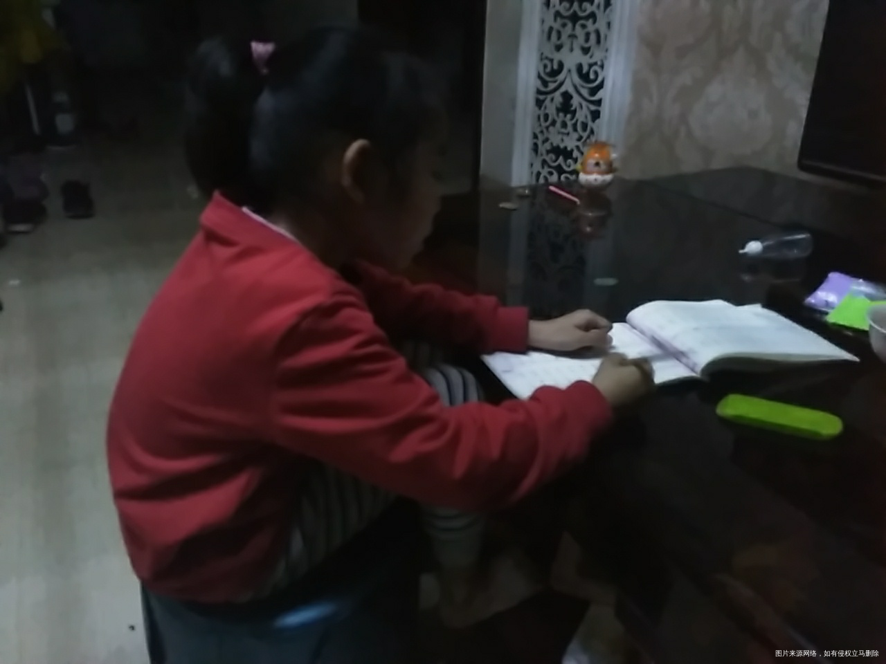 昨晚回来,自己做作业【加减法】