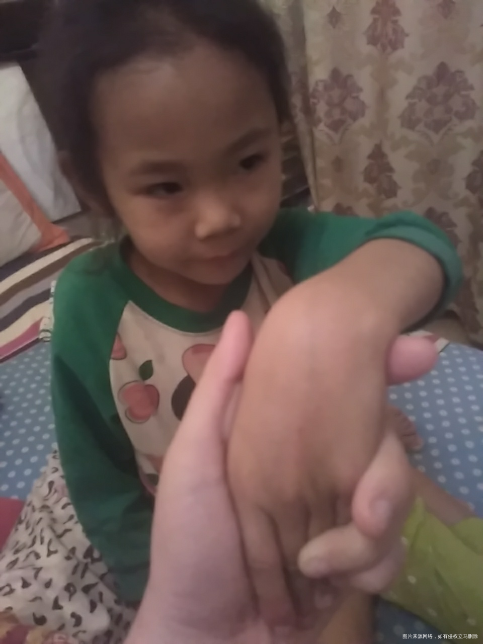 这个小屁孩,特逗比,我醉了