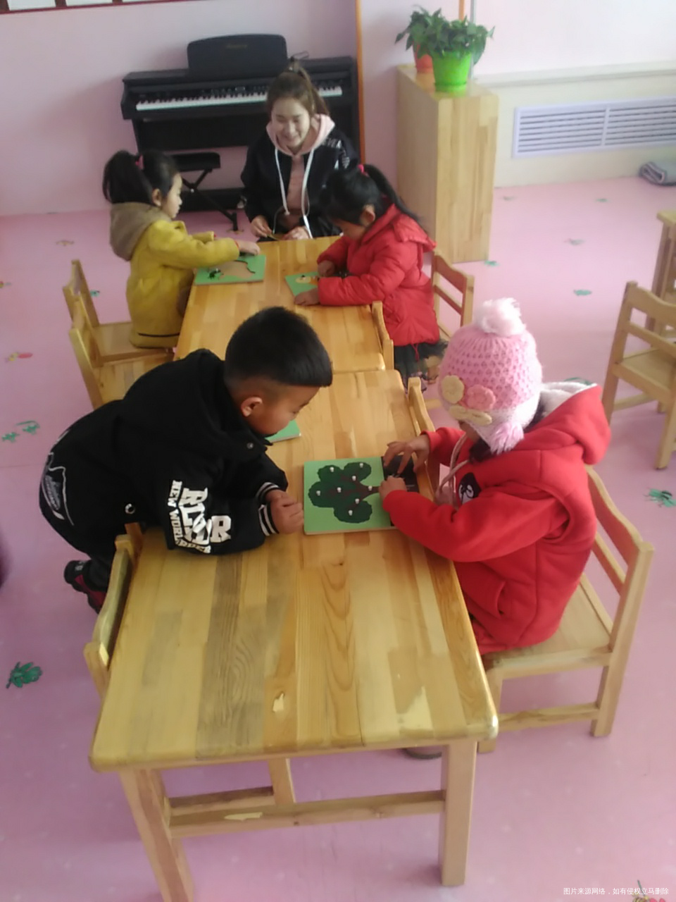 【宝贝的童年】小小友谊的小船