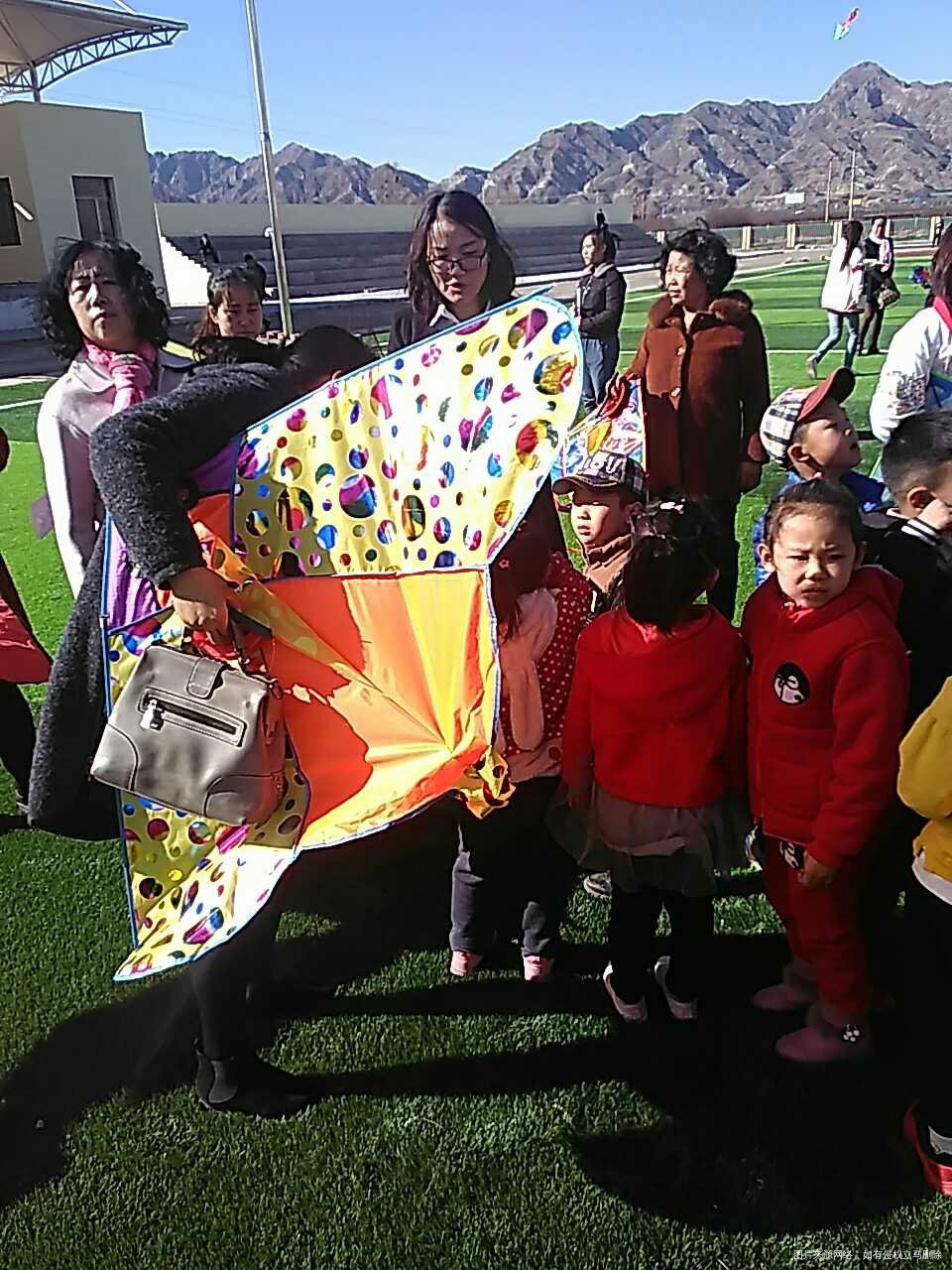 【宝贝的童年】小小友谊的小船