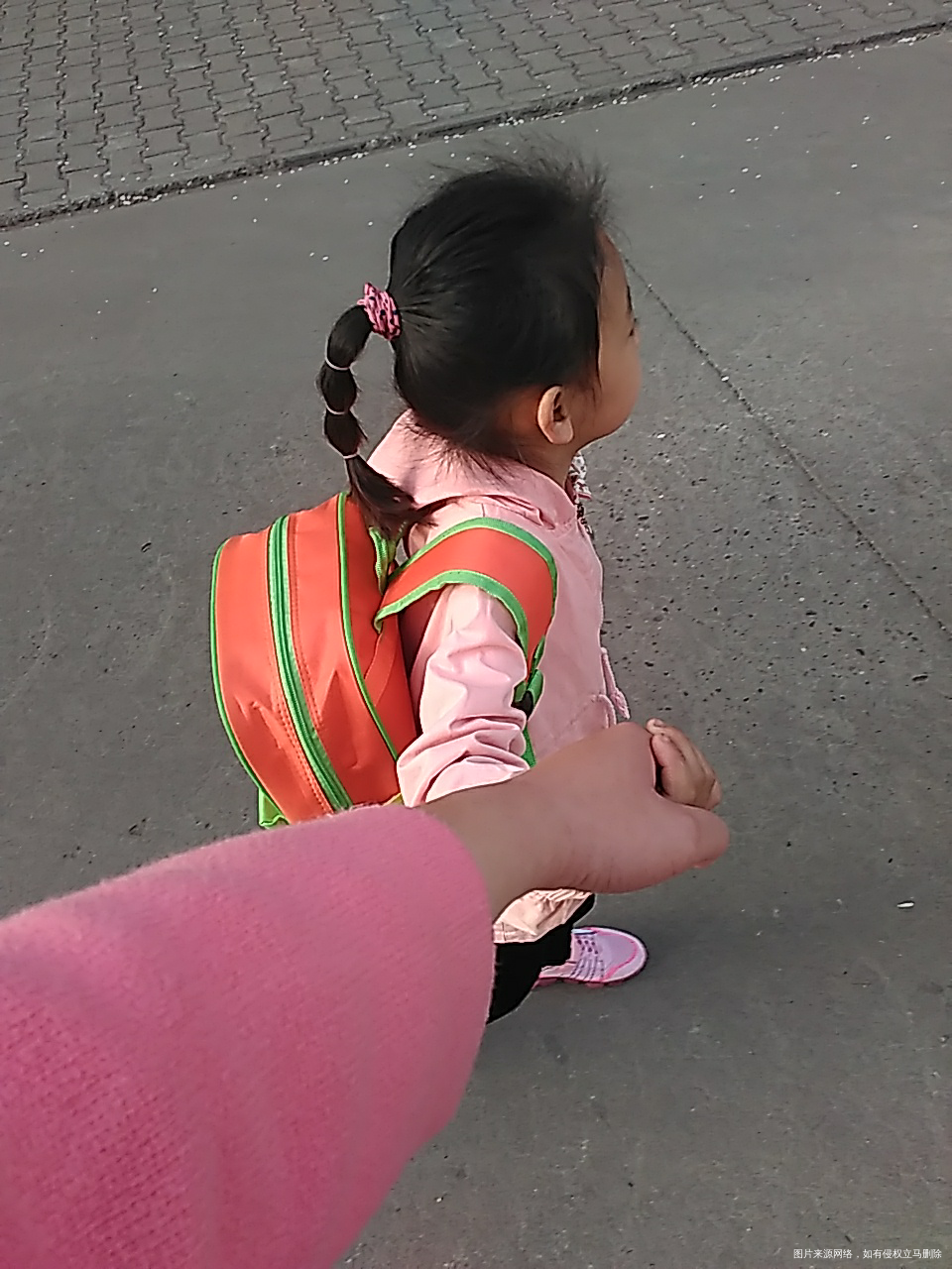 【宝贝的童年】小小友谊的小船