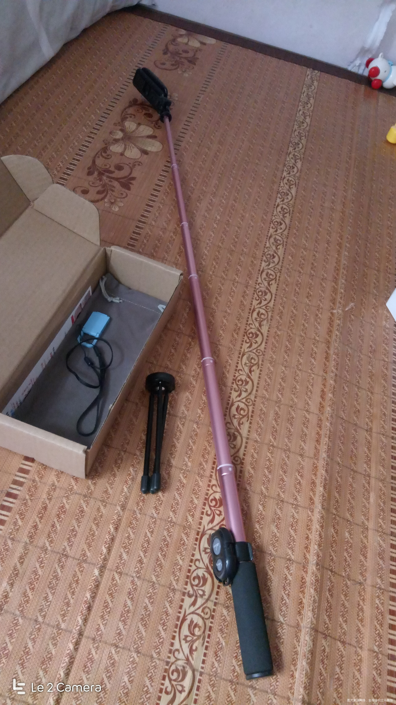 来了,高大尚的自拍杆回来了