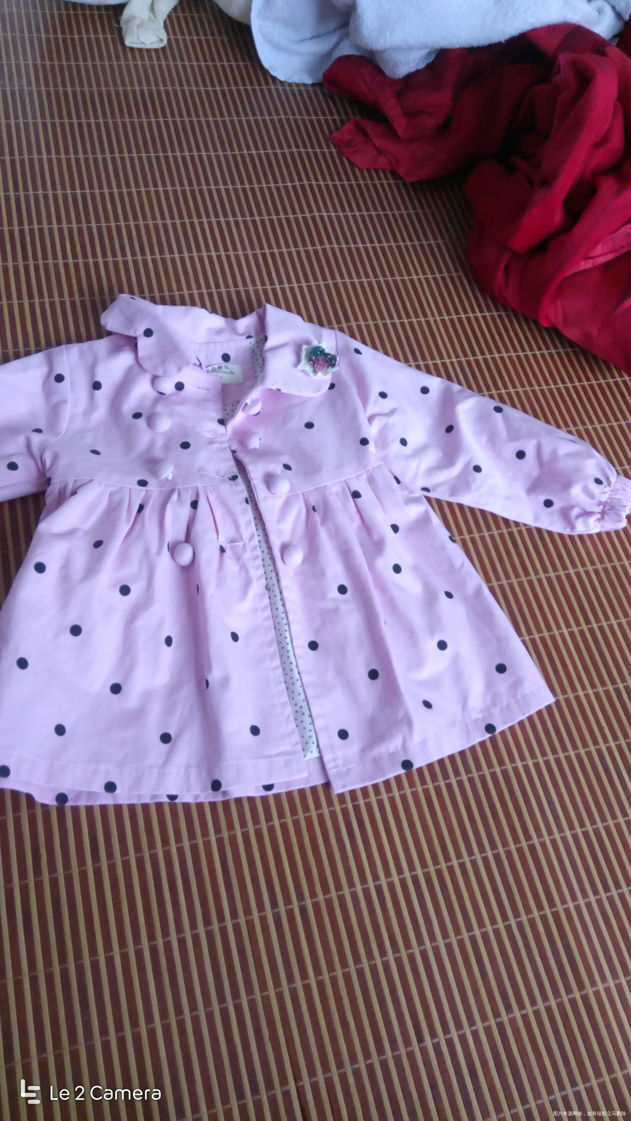 今天给宝贝买了件衣服,就这样穿回来了