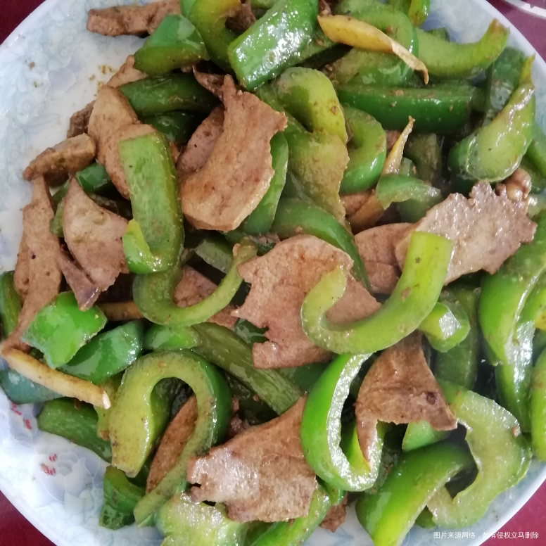 吃饭了,孩子今天吃了好多猪肝