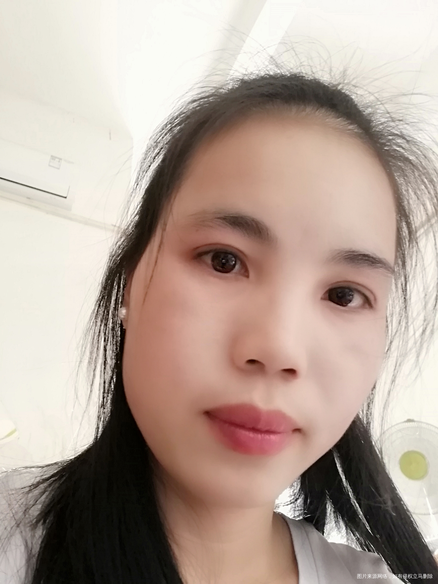 今天涂了点唇膏,老公说红红的