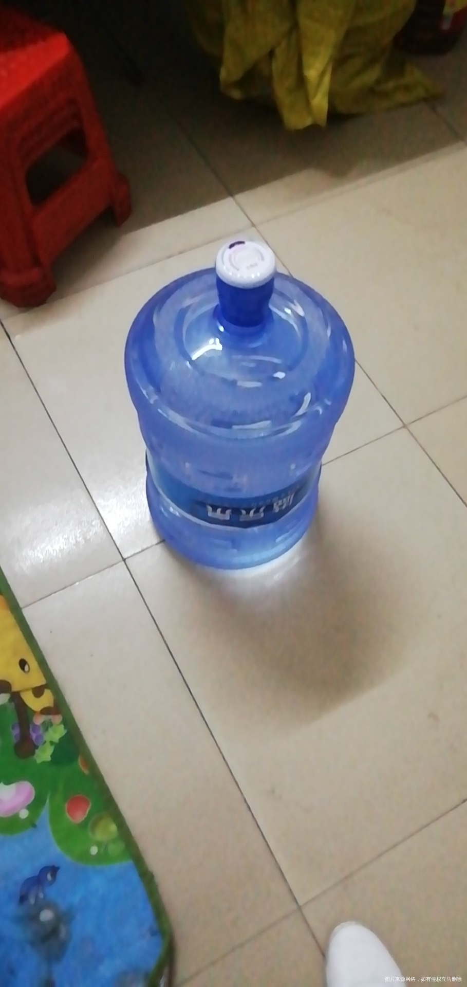 女汉子,今天我把一桶水房放上去的