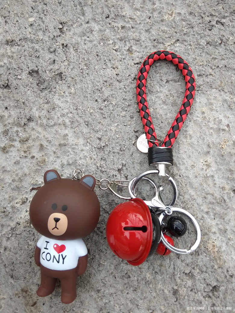 周年庆的钥匙扣到了给孩子当玩具了
