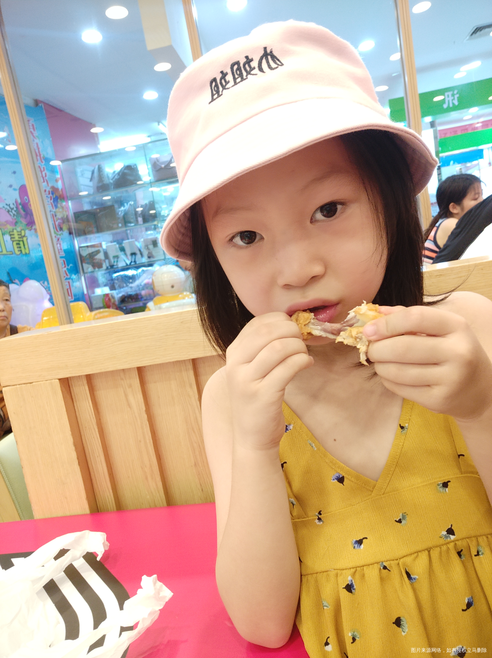 我滴小姐姐吵要出来吃鸡翅呦!