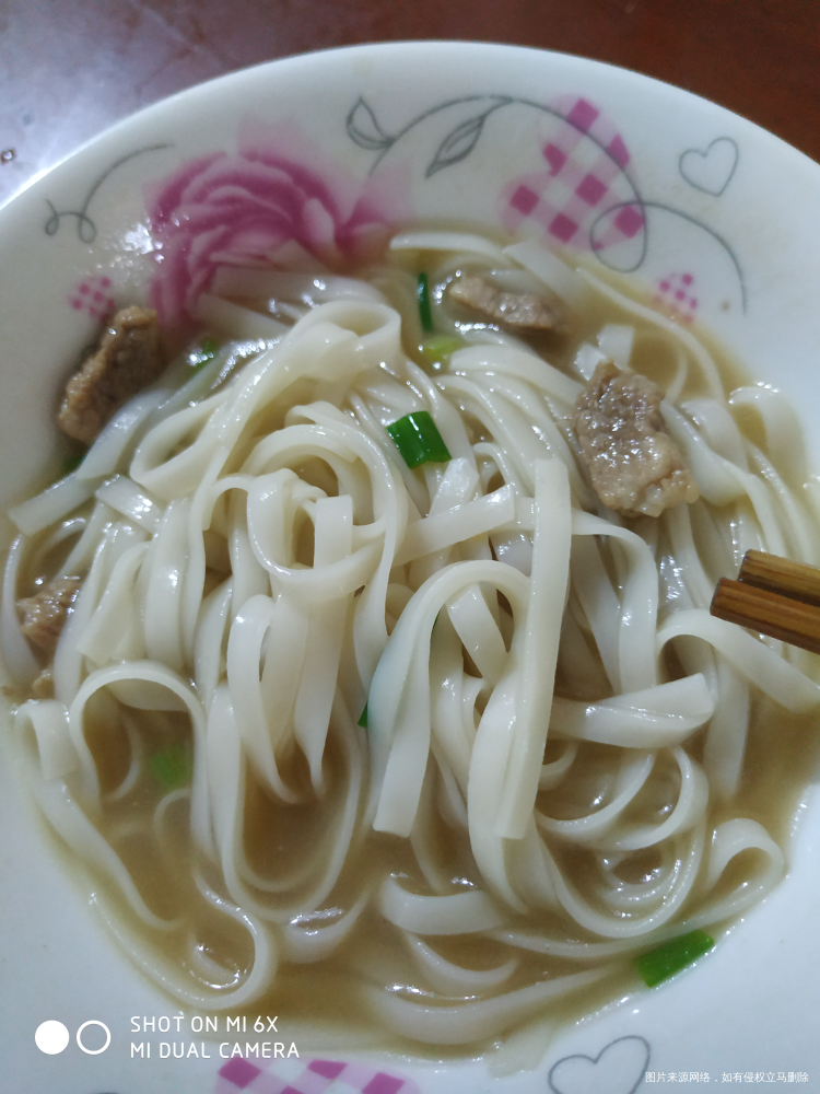闺女爱吃瘦肉面不吃辣椒