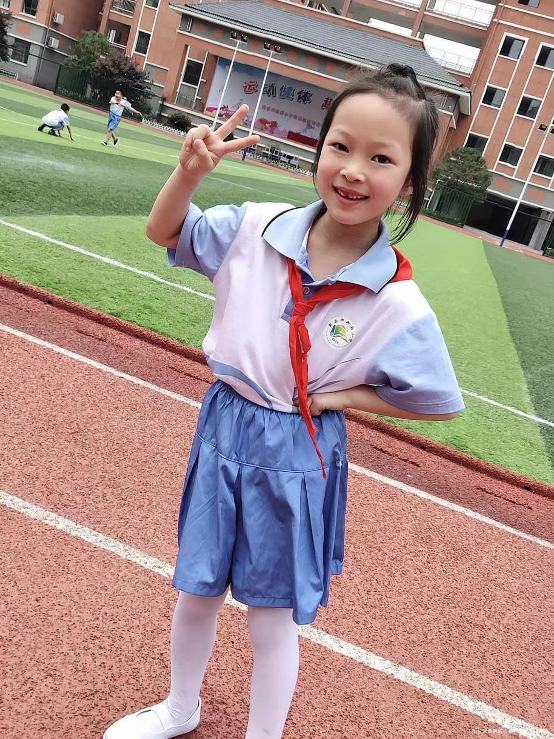 闺女跟我商量二年级中午不在学校吃饭,要自己回家吃饭呢我是答应还是不答应?