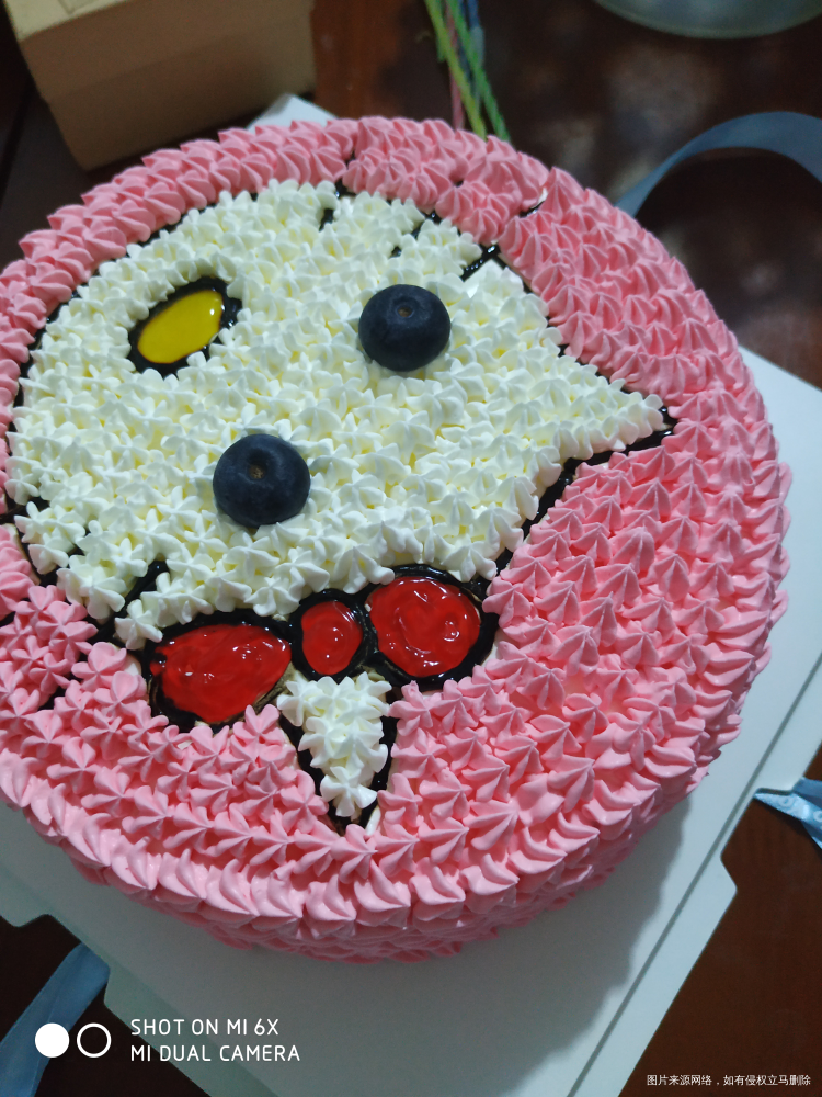 父女两给准备这么粉蛋糕,家不一定富有,一定是充满爱欢笑港湾🍜🎂